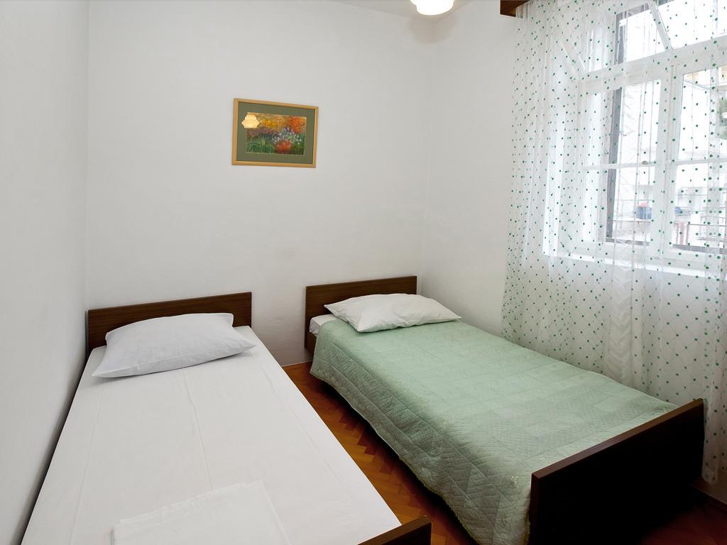 Apartments Dr. Vlasic Podstrana Quarto foto